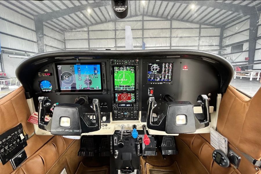 Cessna 210
